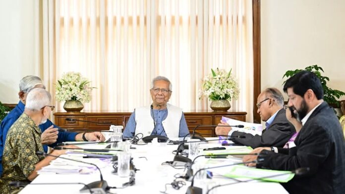 পুঁজিবাজার উন্নয়নে রাষ্ট্রীয় অতিথি ভবন যমুনায় প্রধান উপদেষ্টার বৈঠক।