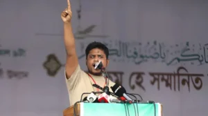 “ভুলে যাবেন না, আমরা আপনাকে ক্ষমতায় বসিয়েছি”: প্রধান উপদেষ্টাকে হুঁশিয়ারি হাসনাত আবদুল্লাহর।