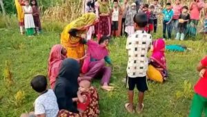 বাড়ির পাশের জমি থেকে স্কুলছাত্রীর লাশ উদ্ধার!